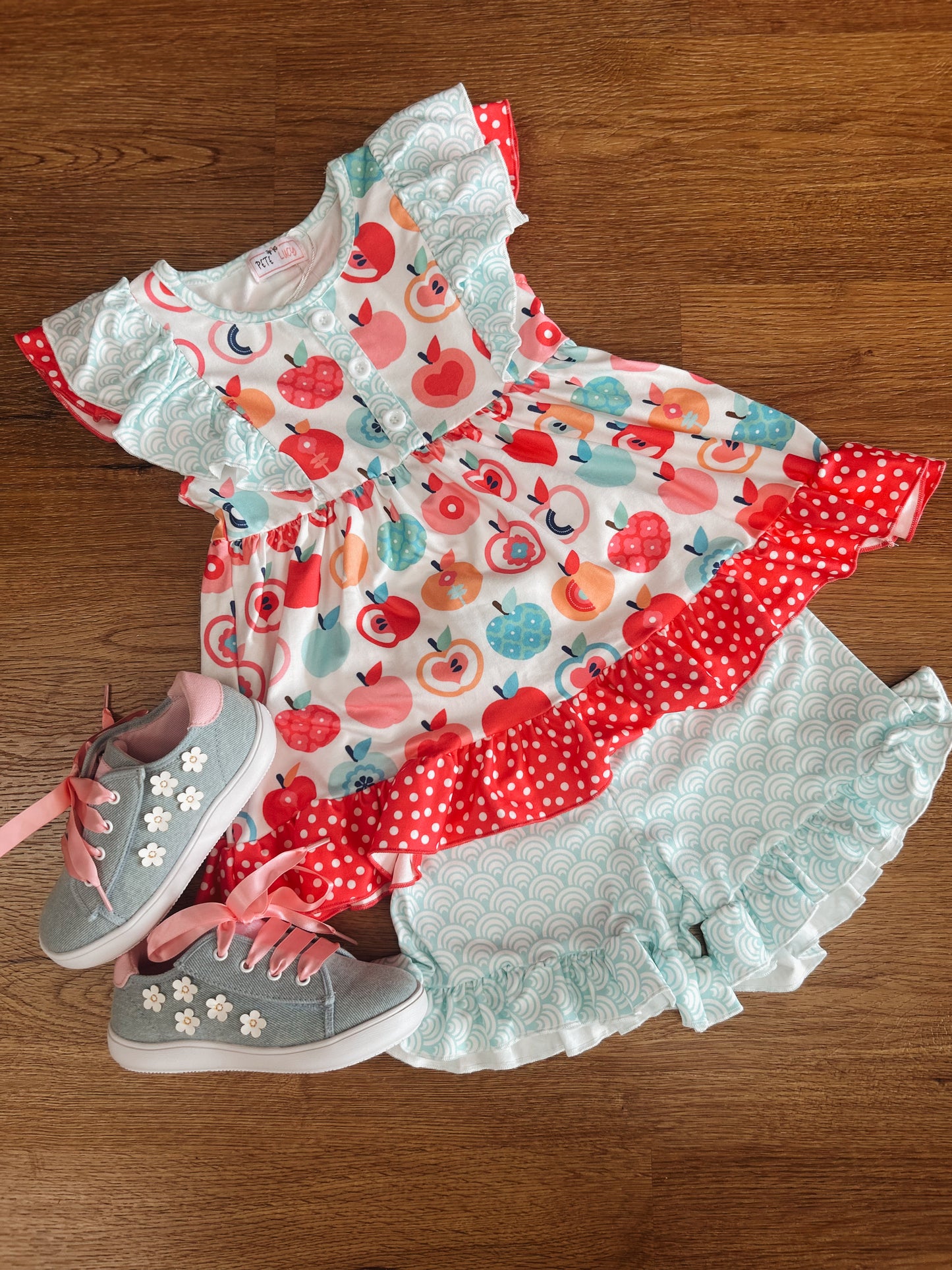 Sweet Apples Shorts Set