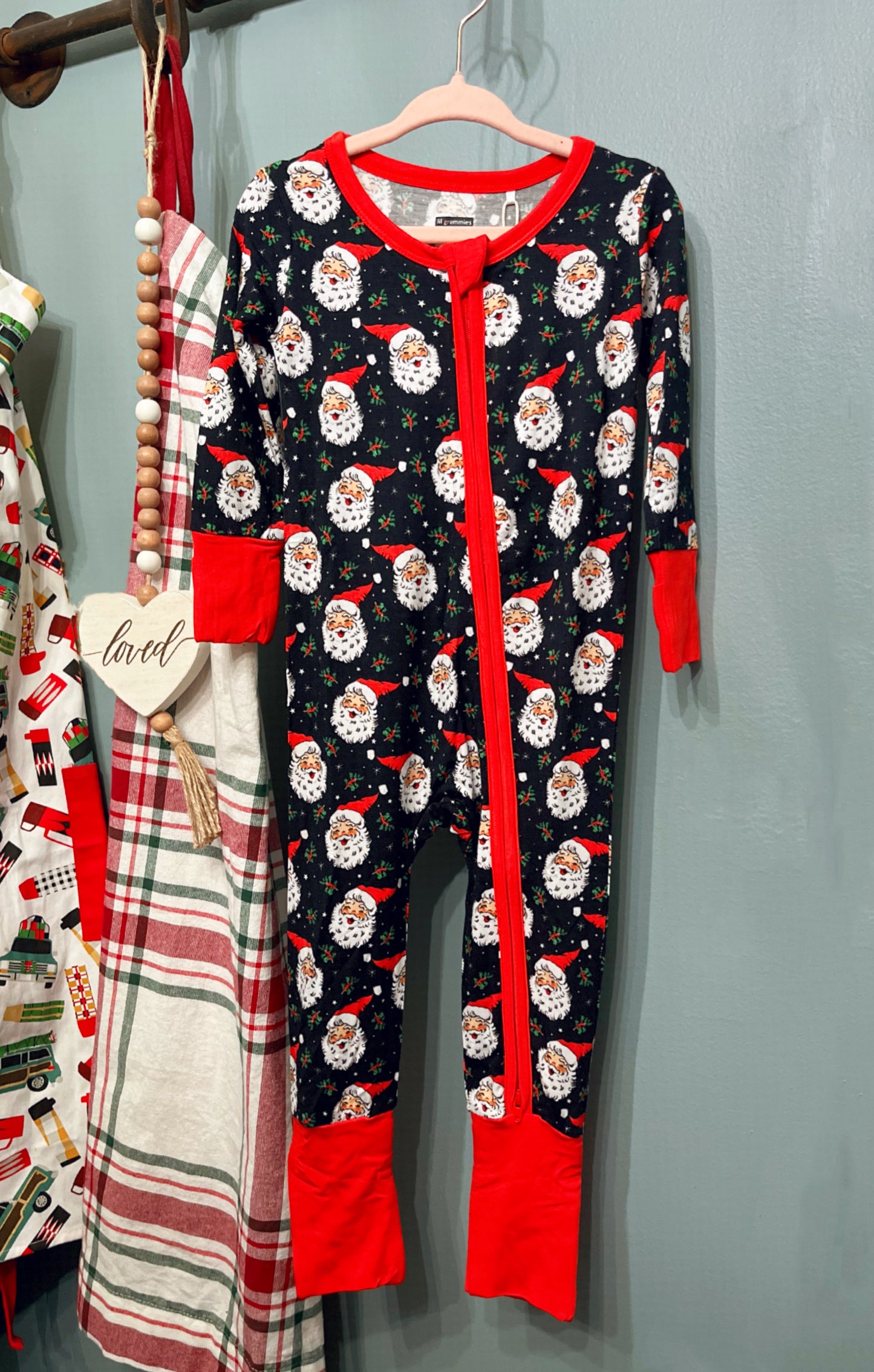 Bamboo Santa Sleeper