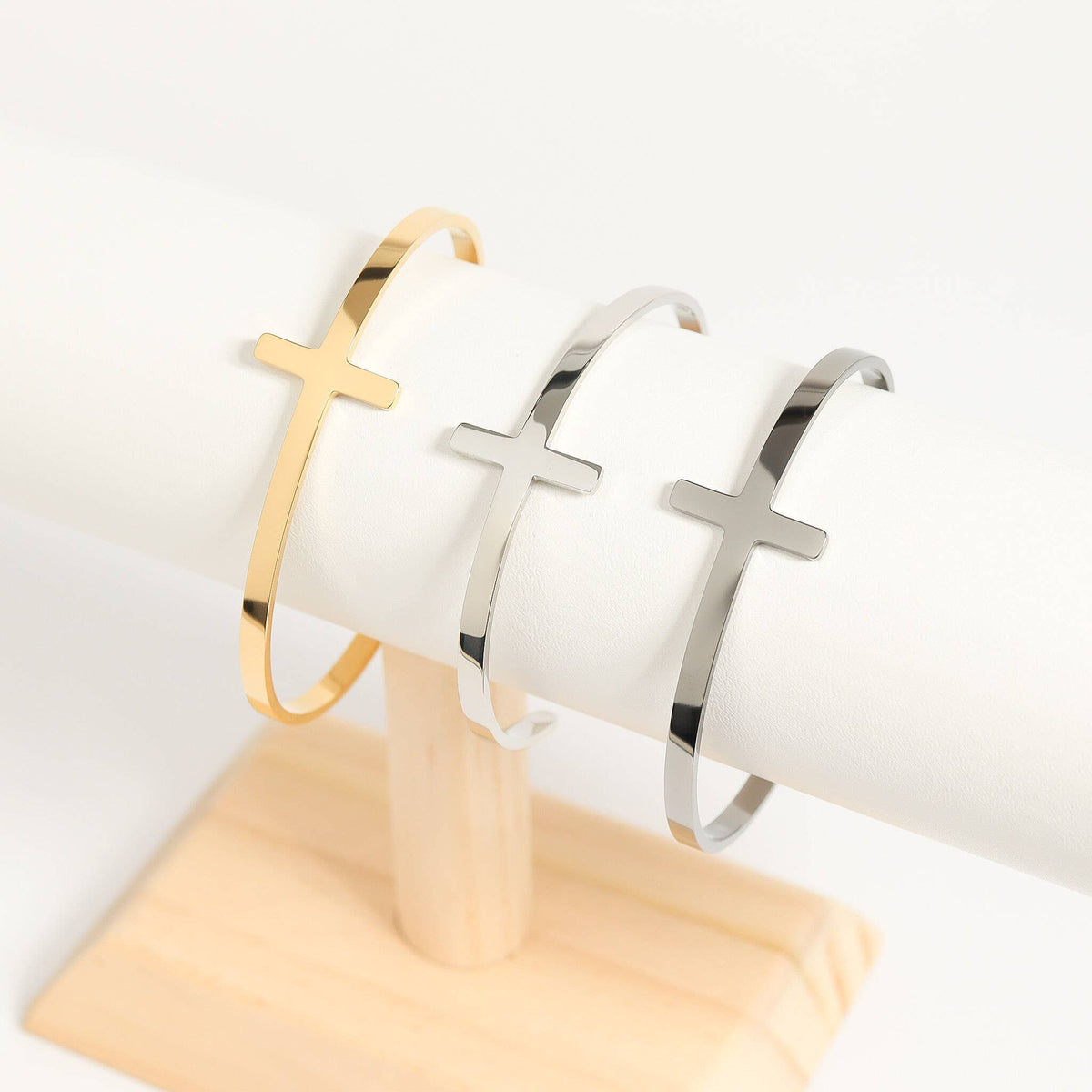 Cross Bracelet with Christian Scripture Philippians 4:13: Gold