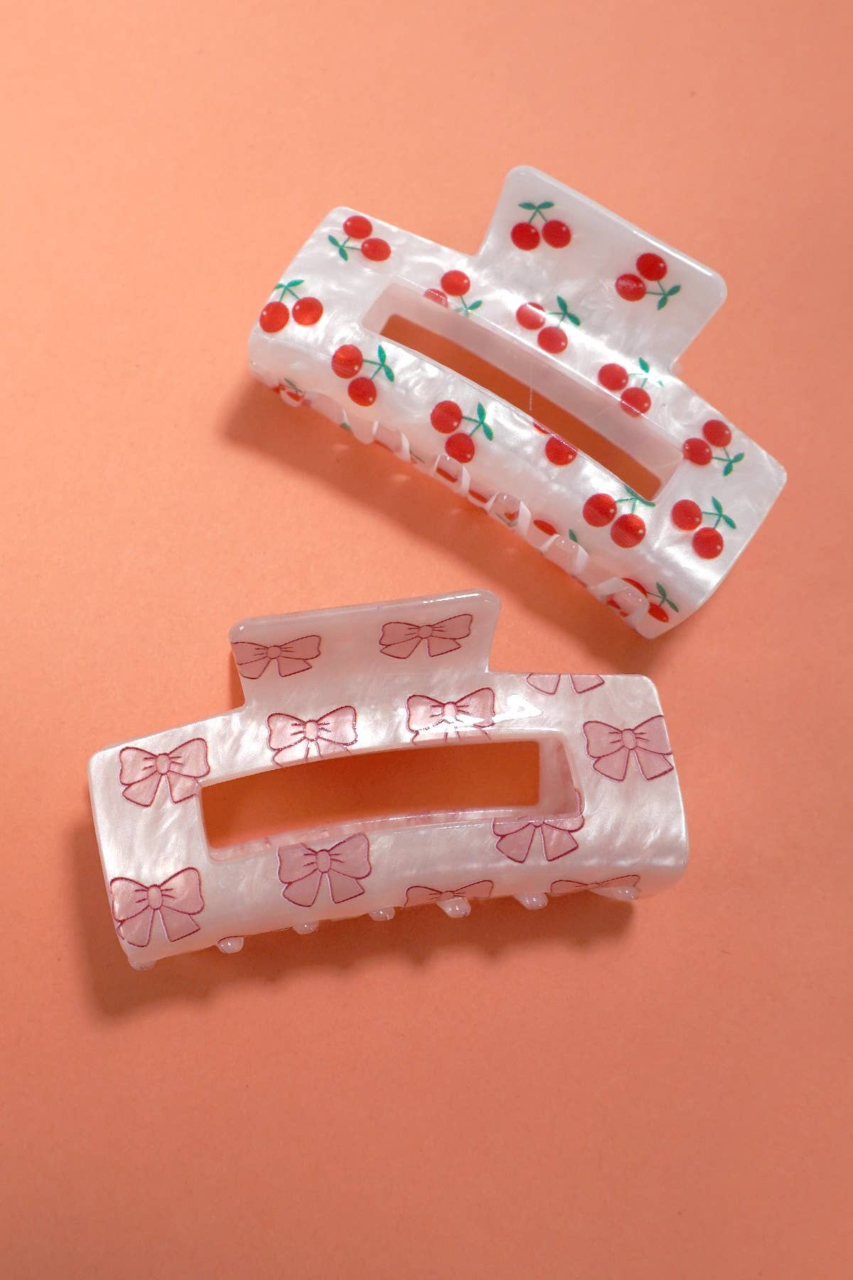 JUMBO CHERRY CLAW CLIP