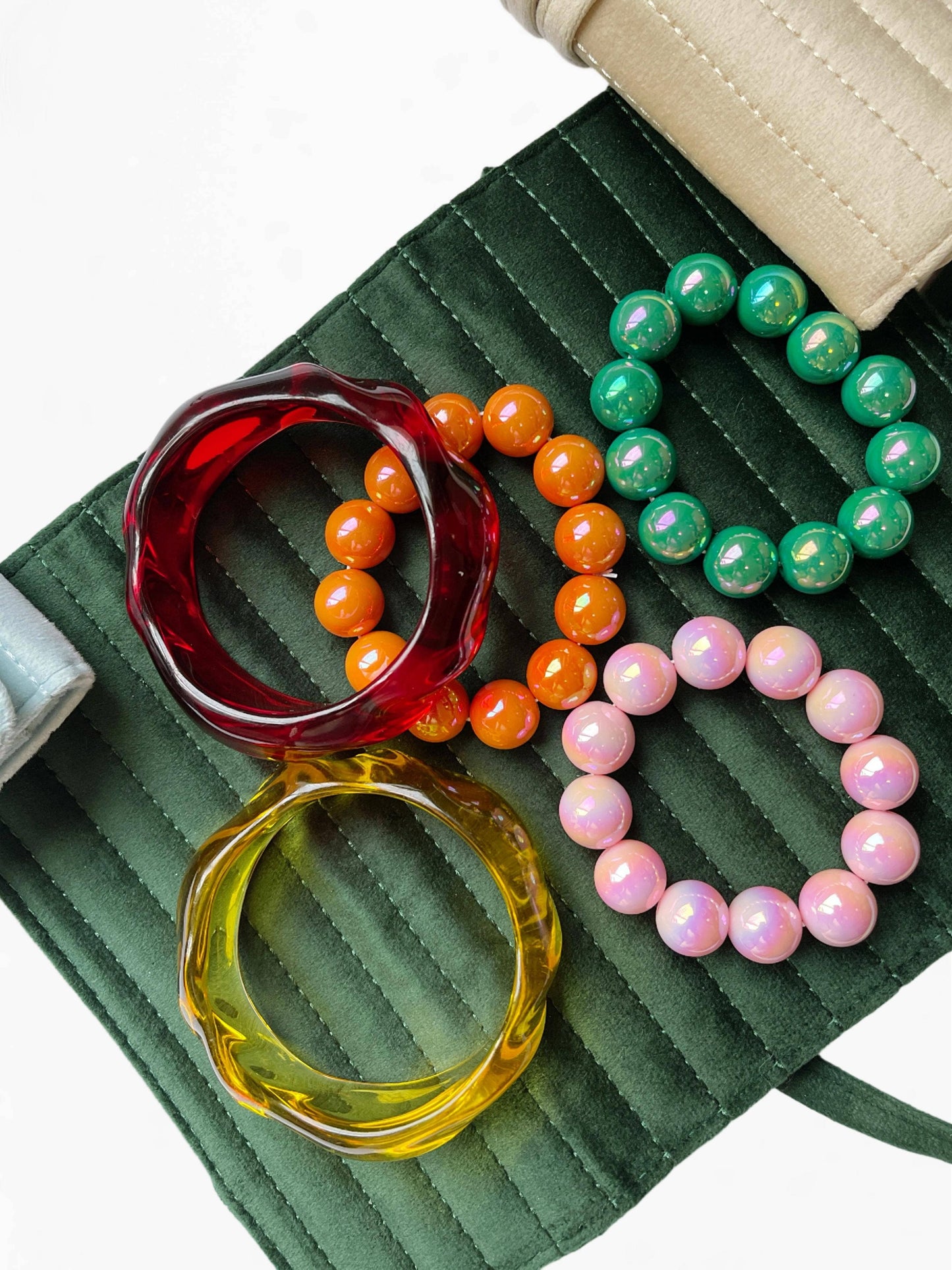 Colorful Holographic Bead Resin Bangle Dopamine N6A225: A01