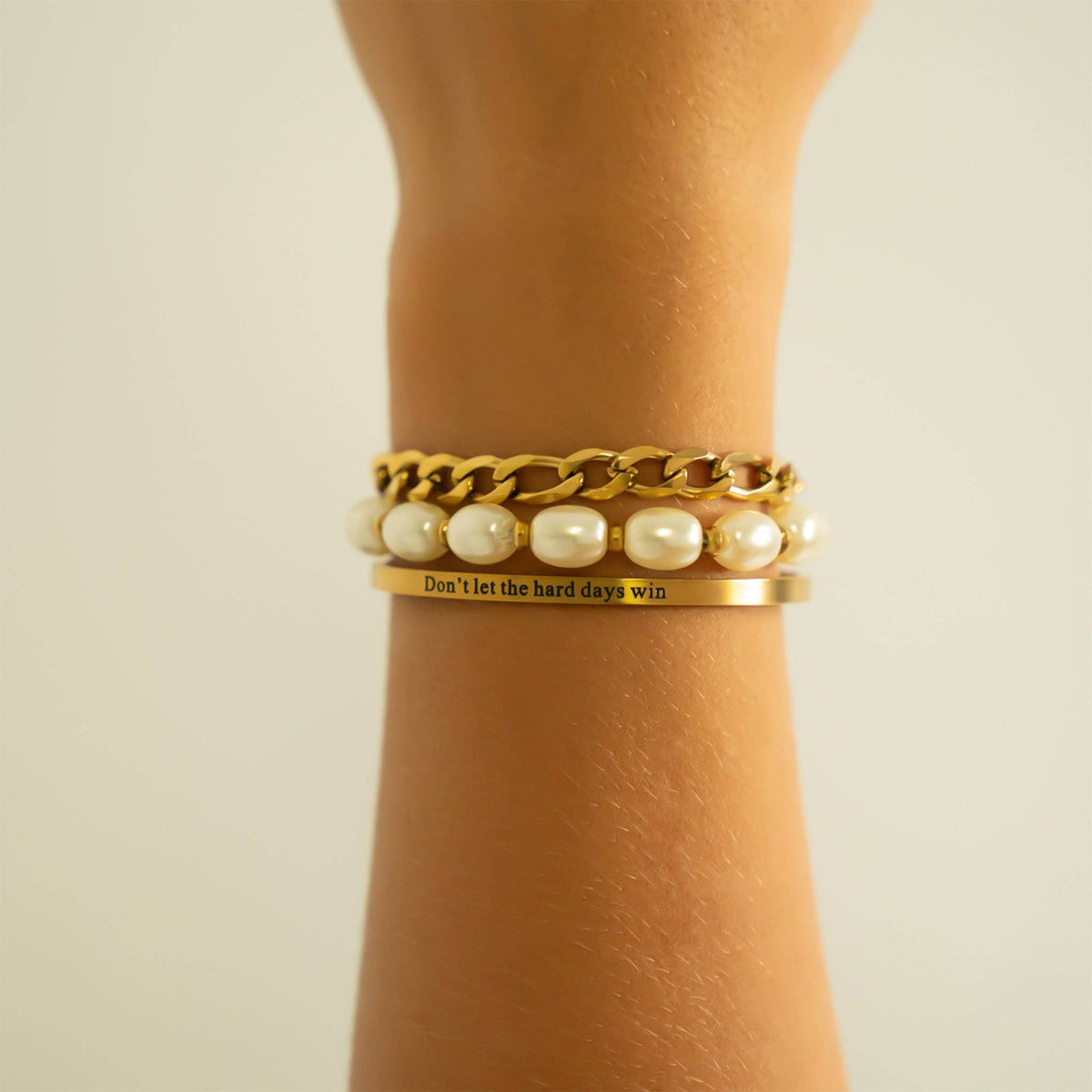 18K Gold PVD Dont let Hard Days Win Engraved Bangle Bracelet: Gold