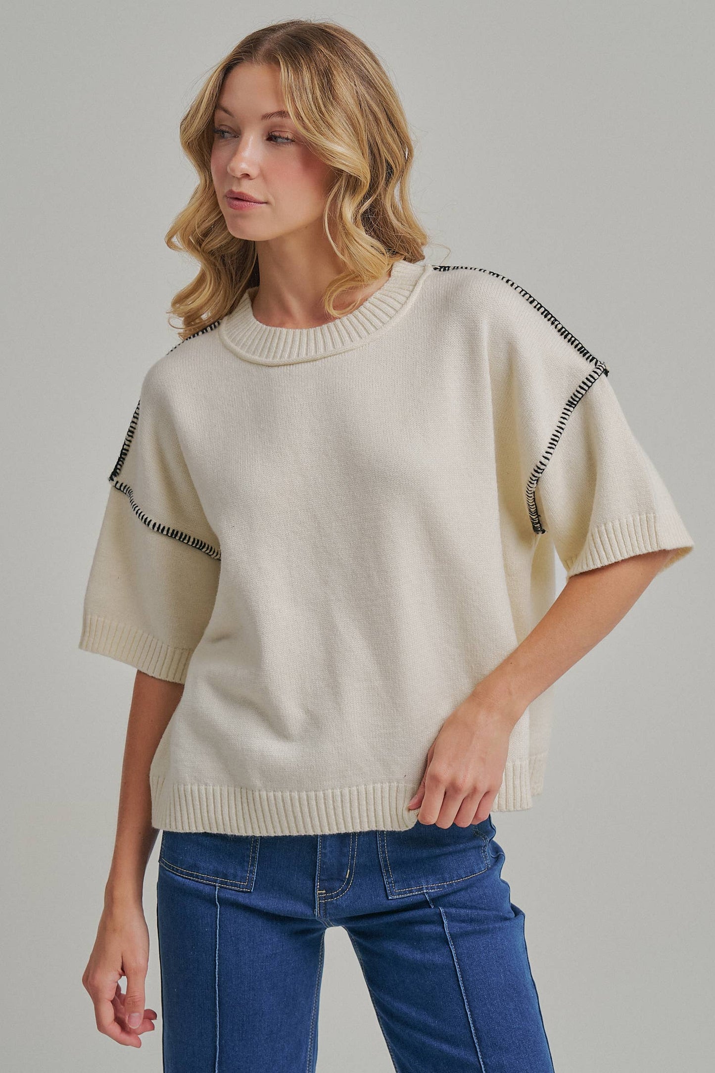 RELAXED FIT SWEATER TOP WITH COLOR STITCH DETAIL_JLT00291-01: OATMEAL/BLACK / S-M-L(2-2-2)