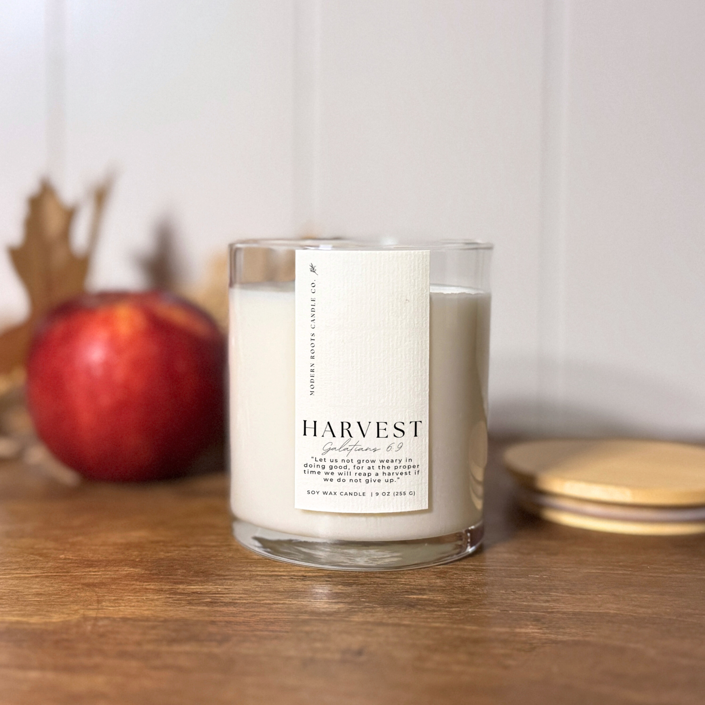 Harvest | Apples, Cinnamon, Clove | 9 oz. Soy Candle: Natural Wood Lid