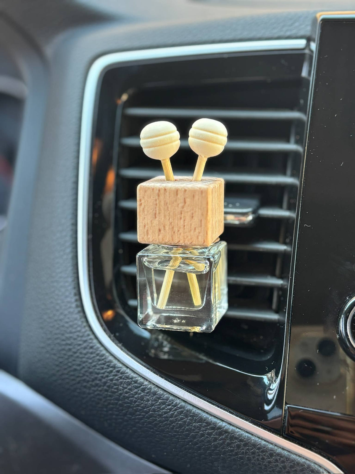 Car Vent Clip Air Freshener | Non-Toxic & Long-Lasting | Clean Fragrance: Amazing Grace