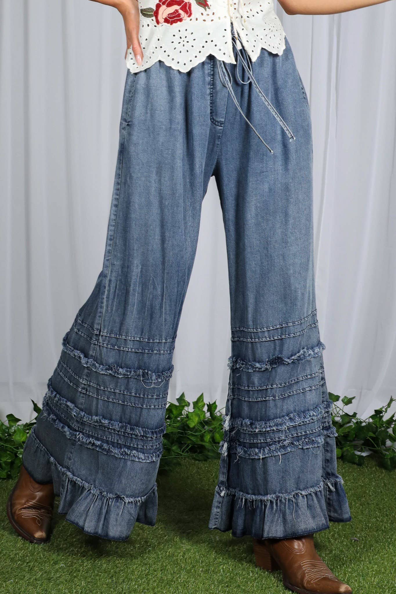 Flared Ruffle Hem Washed Chambray Crop Denim Pants VP83039: Washed Denim / M