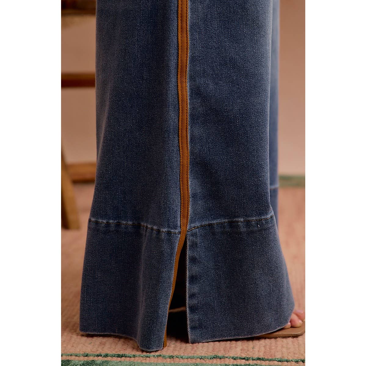 WIDE LEG FLARE WASHED DENIM JEANS WITH SIDE SEAM: DENIM / S