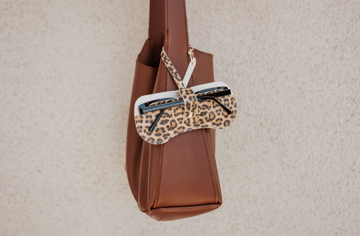 Eyewear Clutch for Sunglasses - Scratch Protection: Cheetah