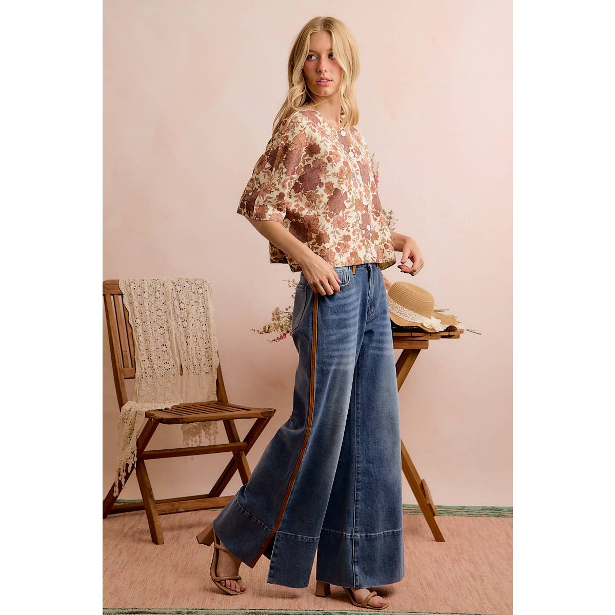 WIDE LEG FLARE WASHED DENIM JEANS WITH SIDE SEAM: DENIM / S