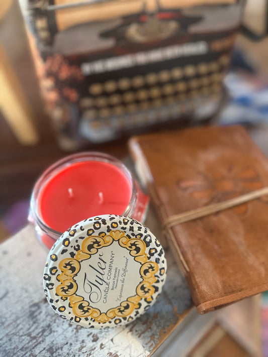 Prestige Candle 11 oz - Red Carpet