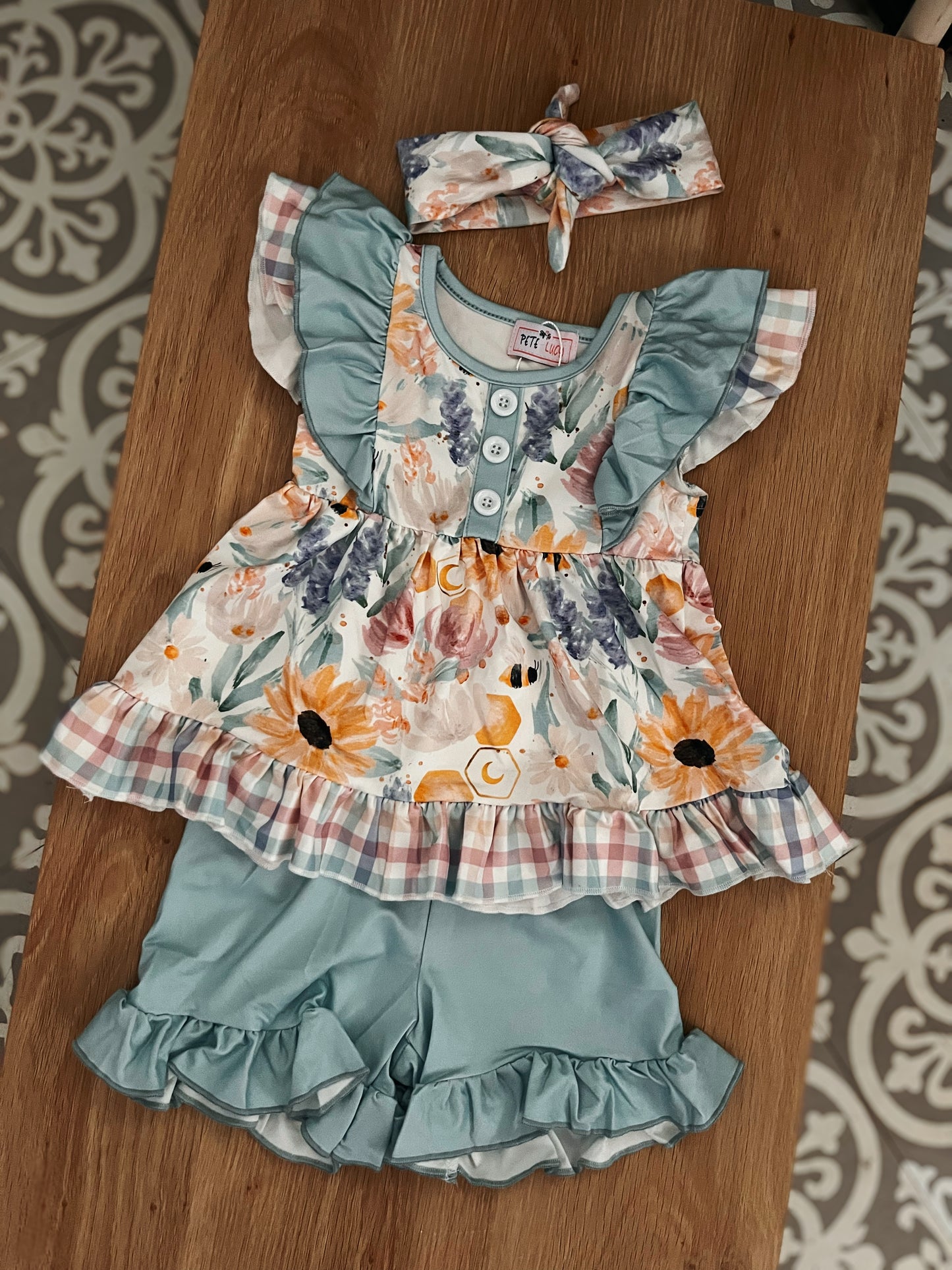 Pete & Lucy Bee Kind Shorts Set