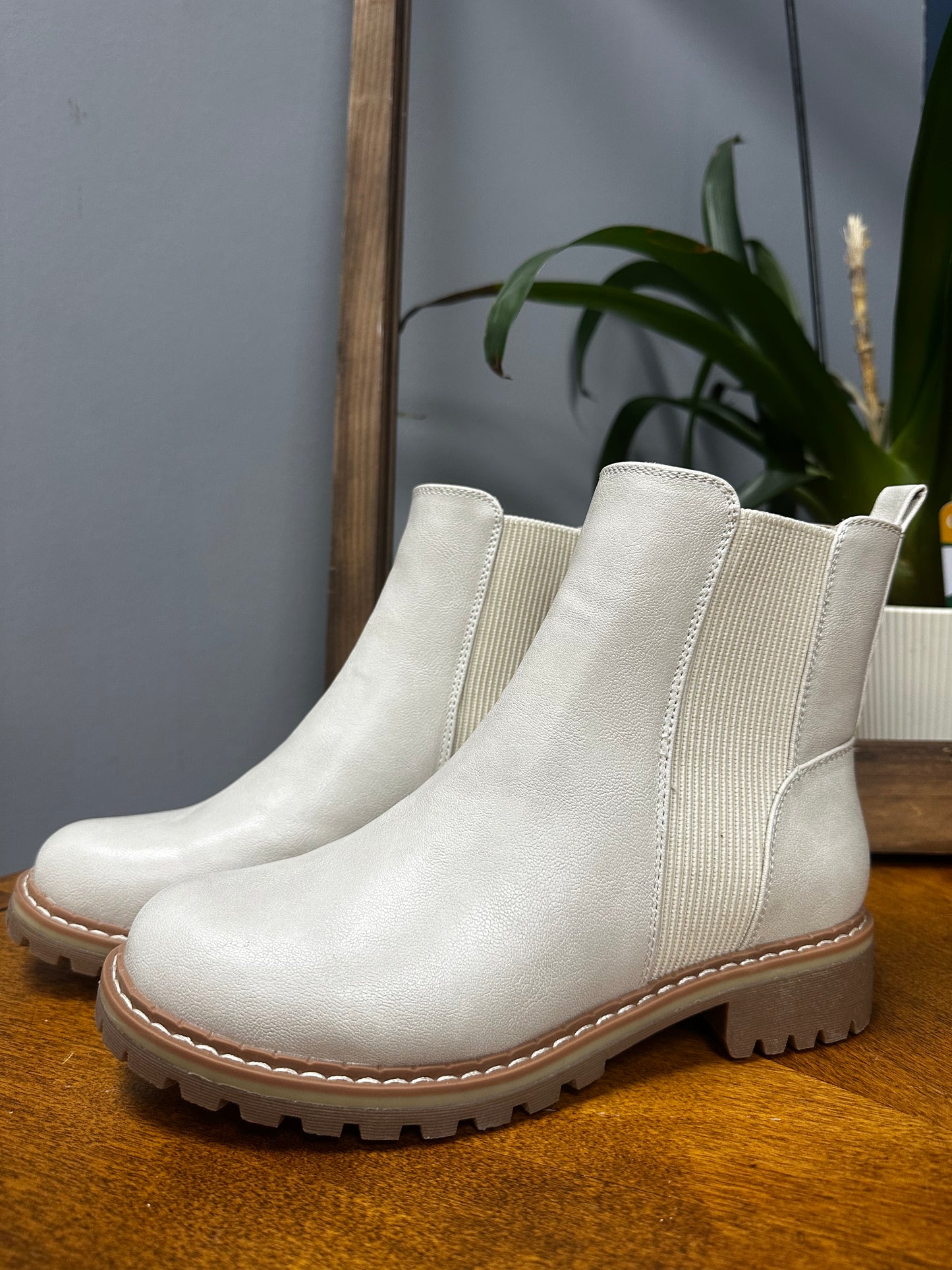 Howl Ivory Chunky Boot