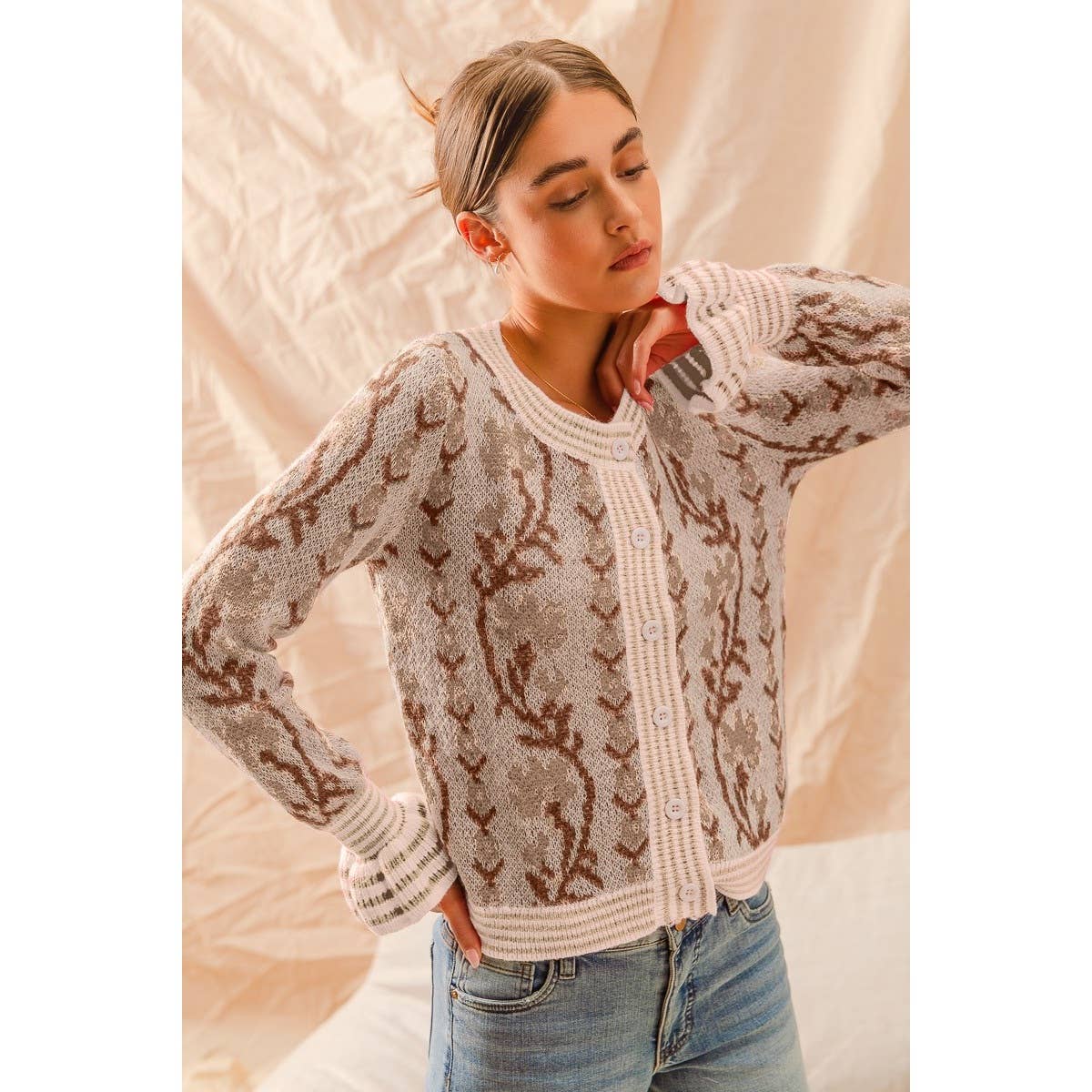 FLORAL INTARSIA BUTTON UP SWEATER CARDIGAN: OATMEAL / S