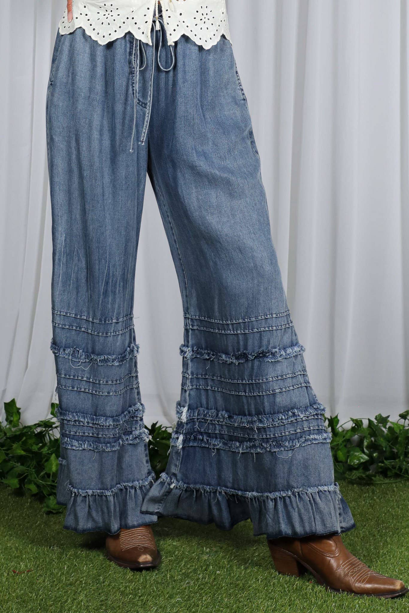 Flared Ruffle Hem Washed Chambray Crop Denim Pants VP83039: Washed Denim / M
