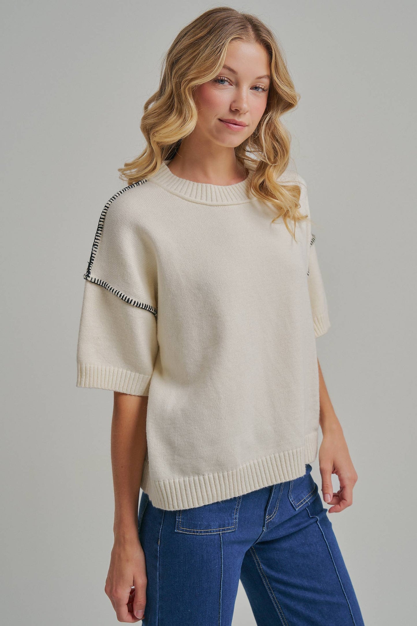 RELAXED FIT SWEATER TOP WITH COLOR STITCH DETAIL_JLT00291-01: OATMEAL/BLACK / S-M-L(2-2-2)