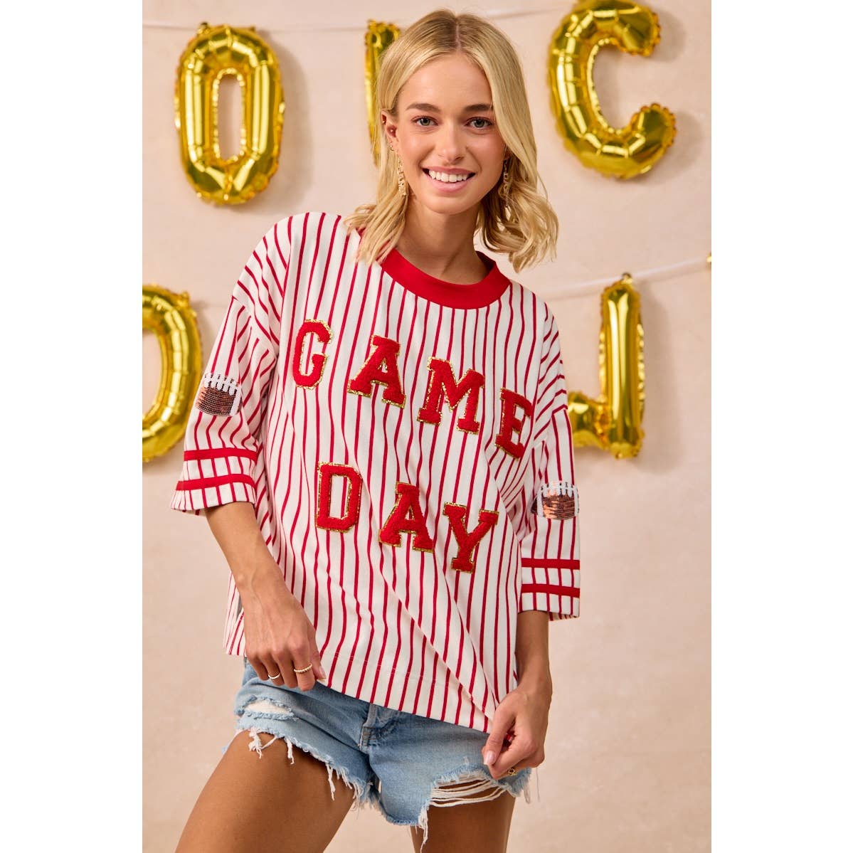 GAMEDAY THEME STRIPE KNIT TOP WITH SLEEVE PATCHED: IVORY/ROYAL / M