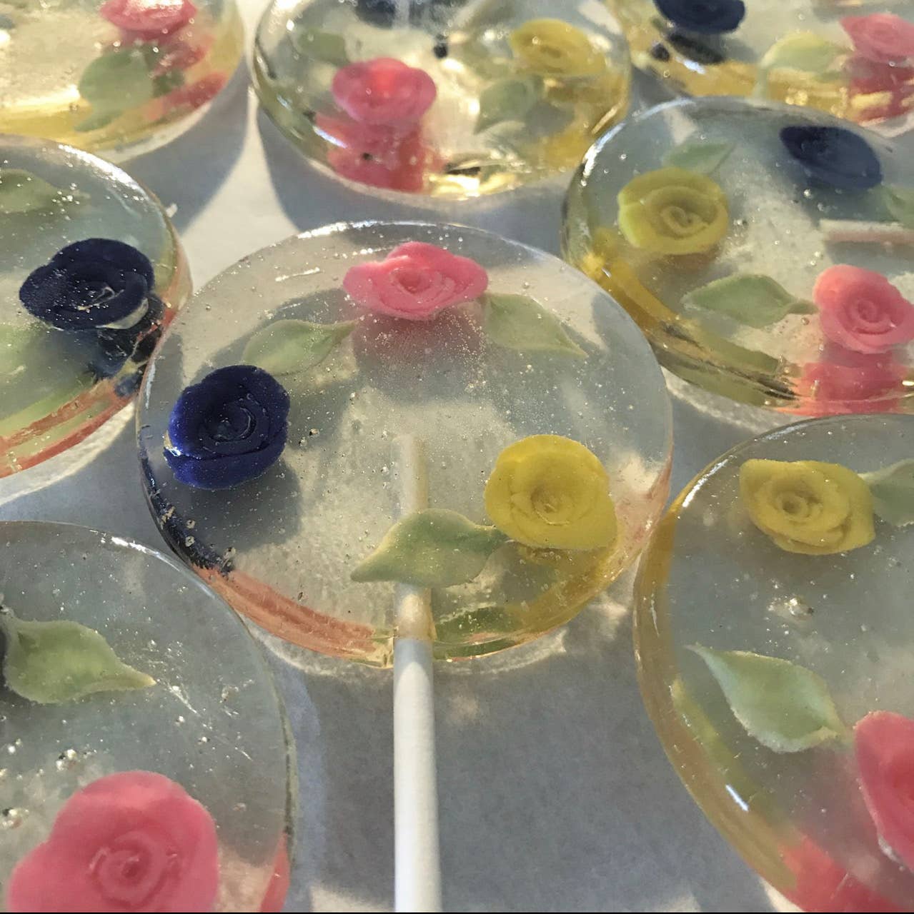 Fondant Floating Flowers Lollipops