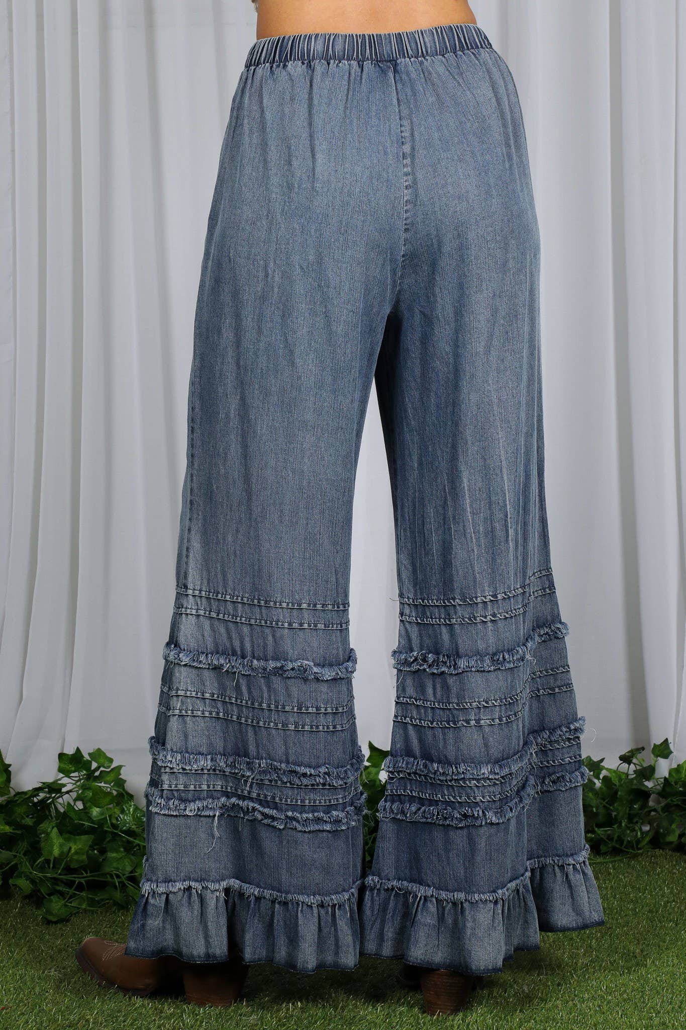 Flared Ruffle Hem Washed Chambray Crop Denim Pants VP83039: Washed Denim / M