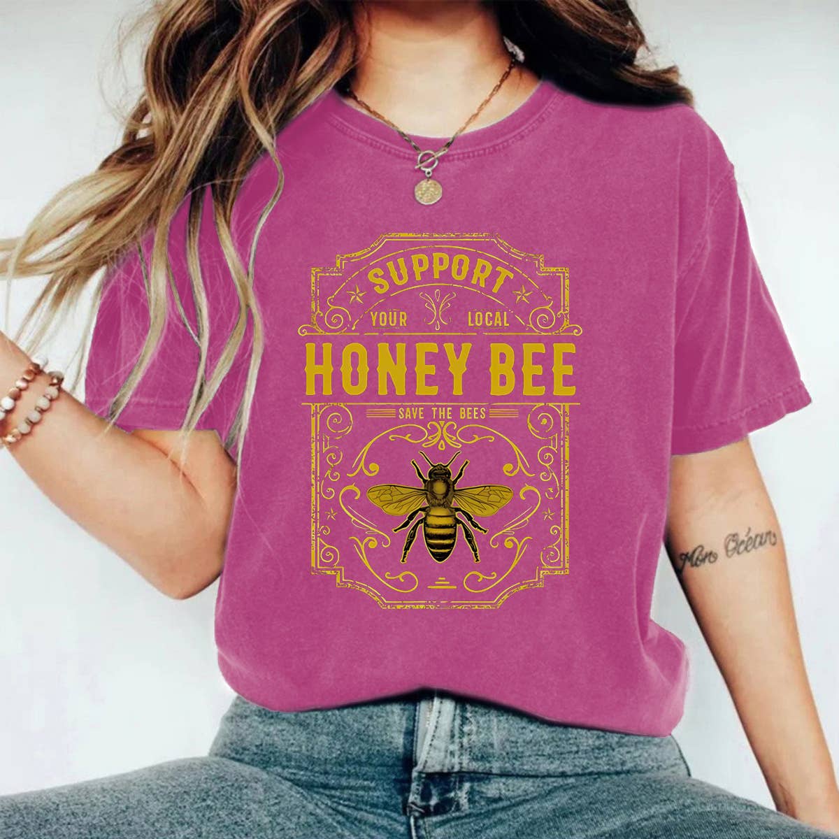 Honeybee Graphic Washed crewneck short sleeve T-shirt: Purple / M