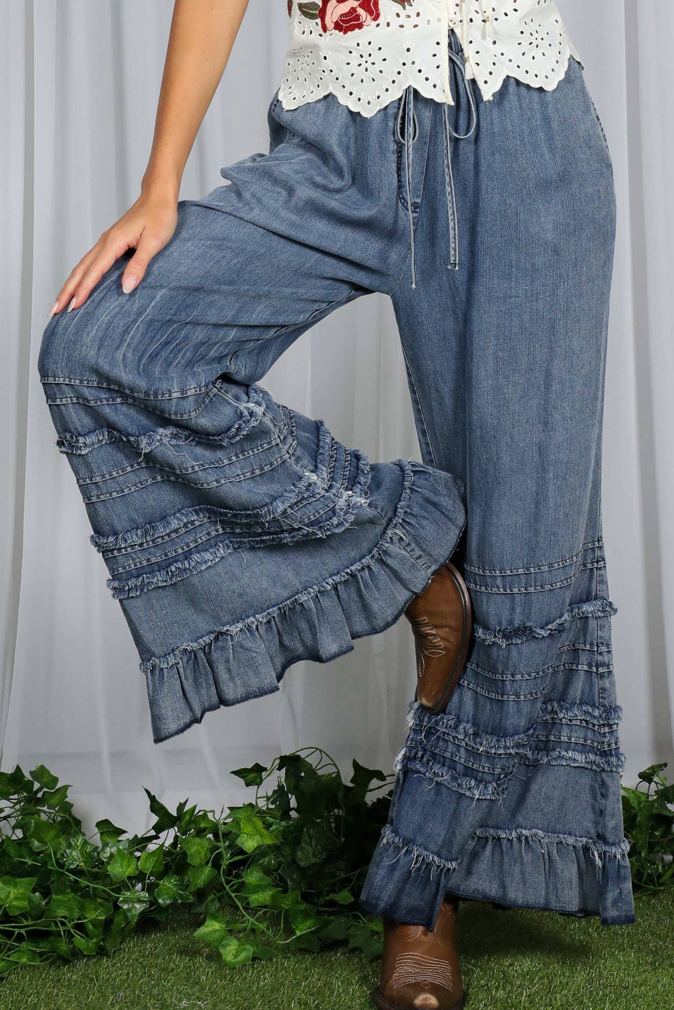 Flared Ruffle Hem Washed Chambray Crop Denim Pants VP83039: Washed Denim / M