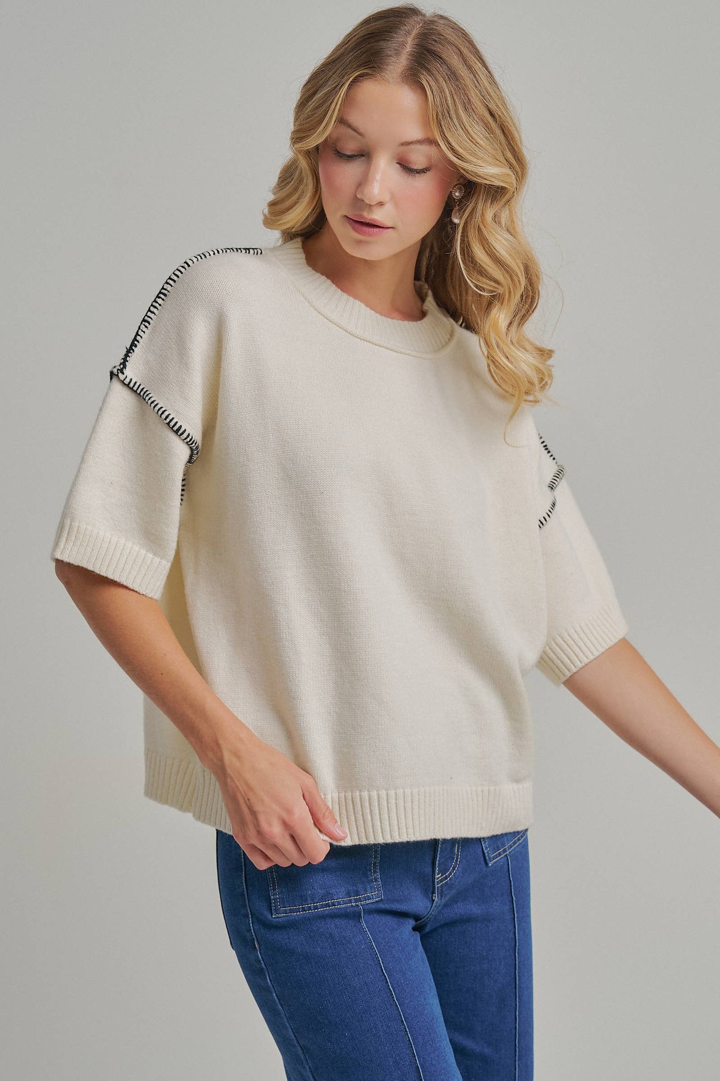 RELAXED FIT SWEATER TOP WITH COLOR STITCH DETAIL_JLT00291-01: OATMEAL/BLACK / S-M-L(2-2-2)