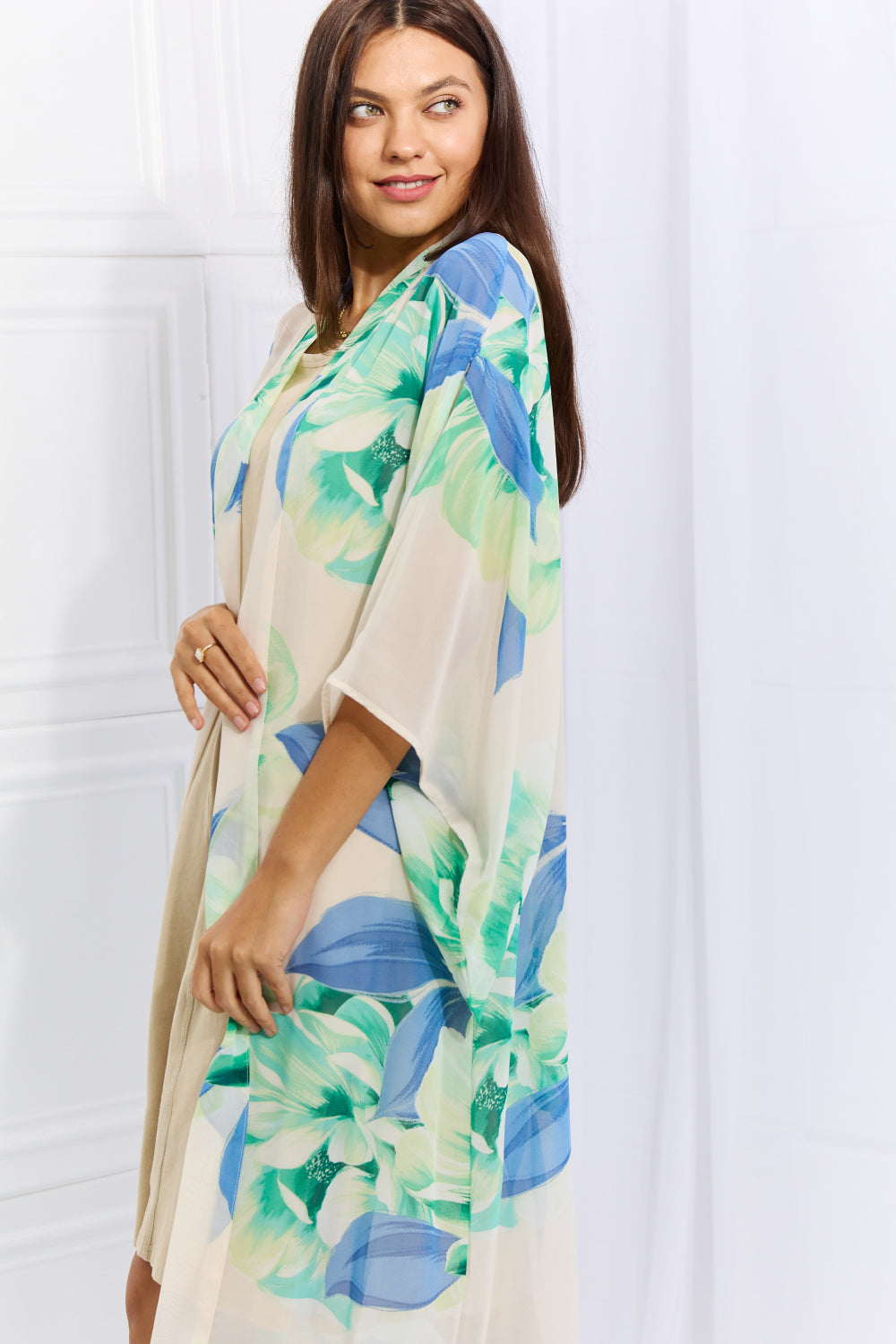 Ontheland Colorful Minds Floral Kimono